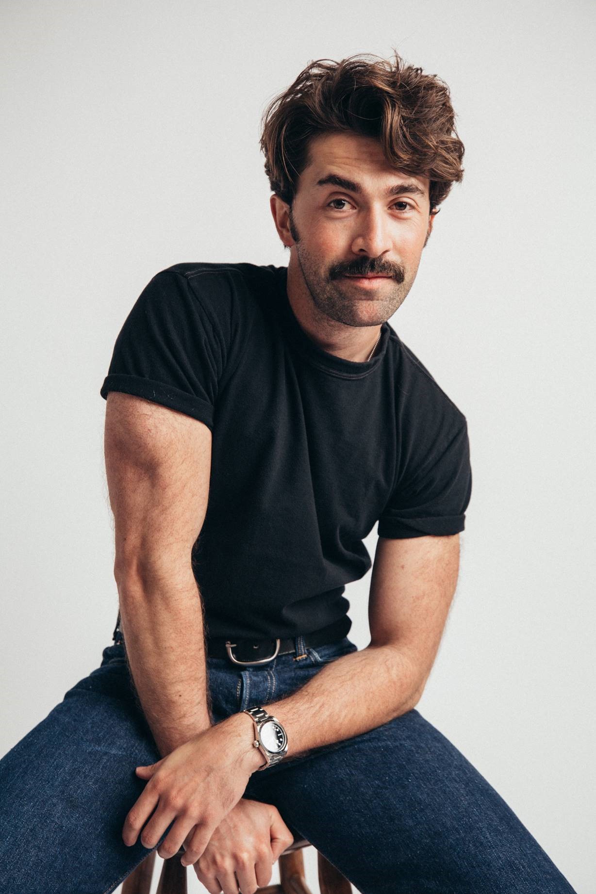 @edgyalbert (telling men on tiktok to buy wider leg trousers)